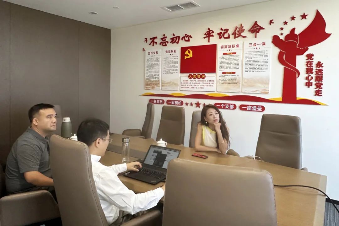 金飞鹰与万汇大数据合作洽谈，共建医疗器械软件全产业链服务​
